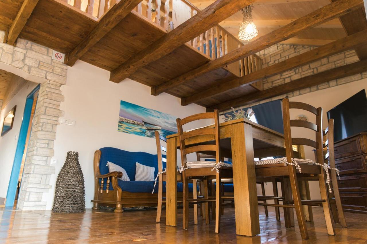 Rustic Mariva Apartment *